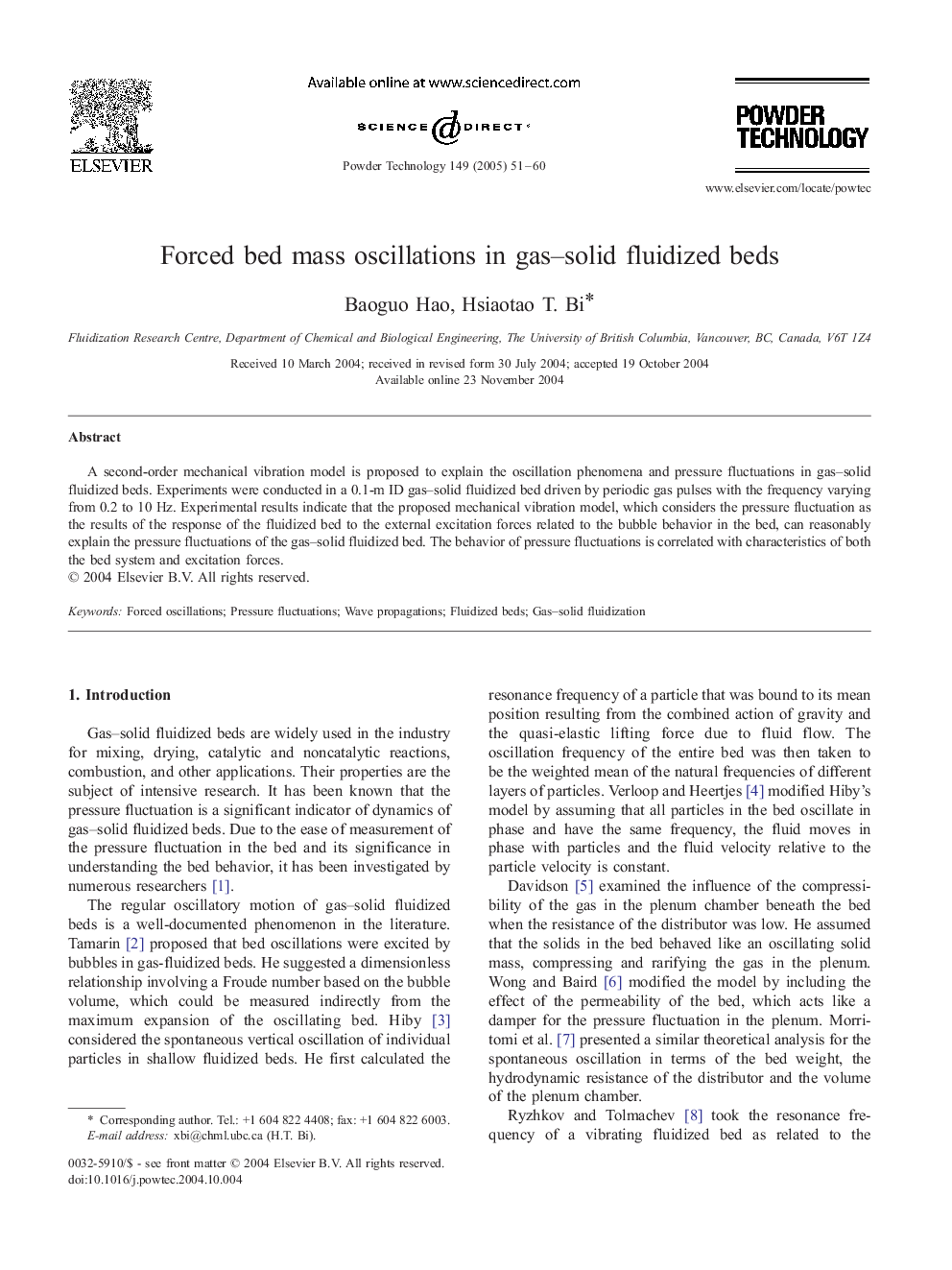 Forced bed mass oscillations in gas-solid fluidized beds