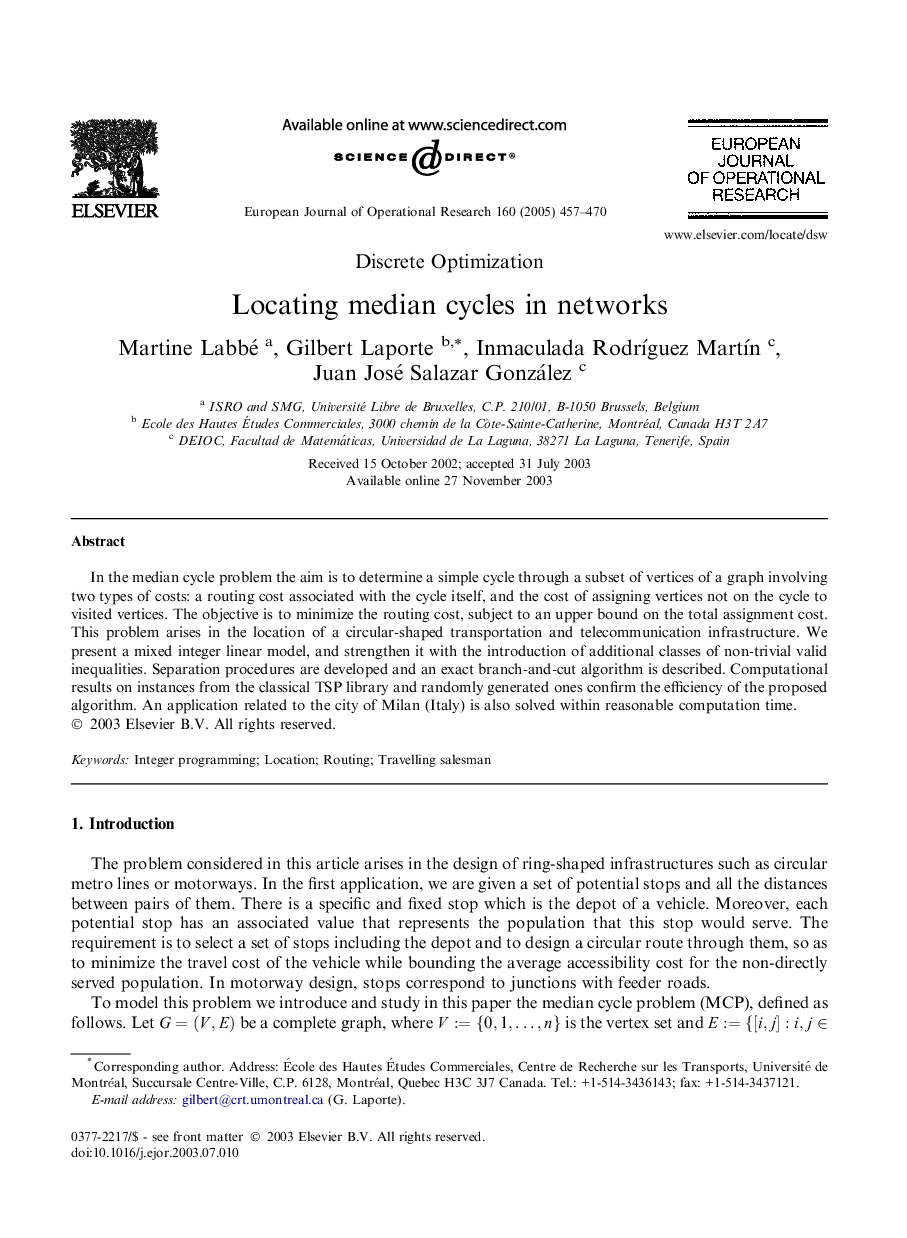 Locating median cycles in networks