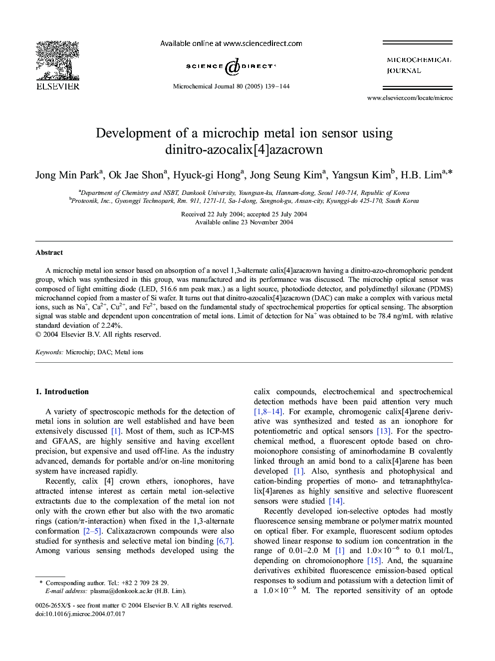 Development of a microchip metal ion sensor using dinitro-azocalix[4]azacrown