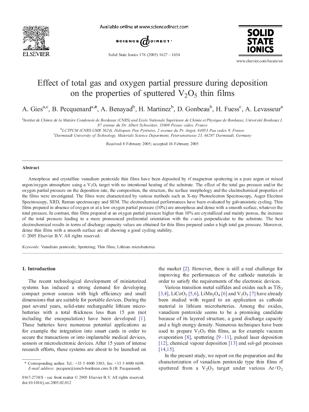 Effect of total gas and oxygen partial pressure during deposition on the properties of sputtered V2O5 thin films