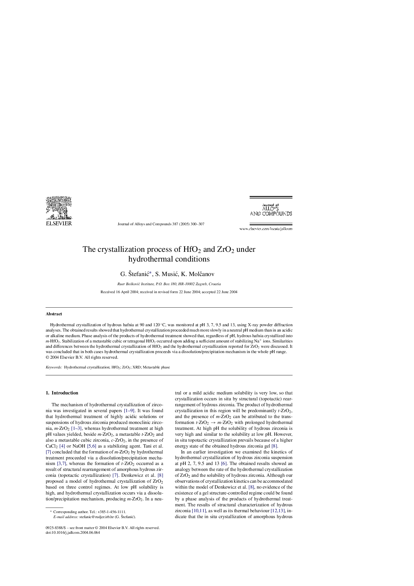 The crystallization process of HfO2 and ZrO2 under hydrothermal conditions