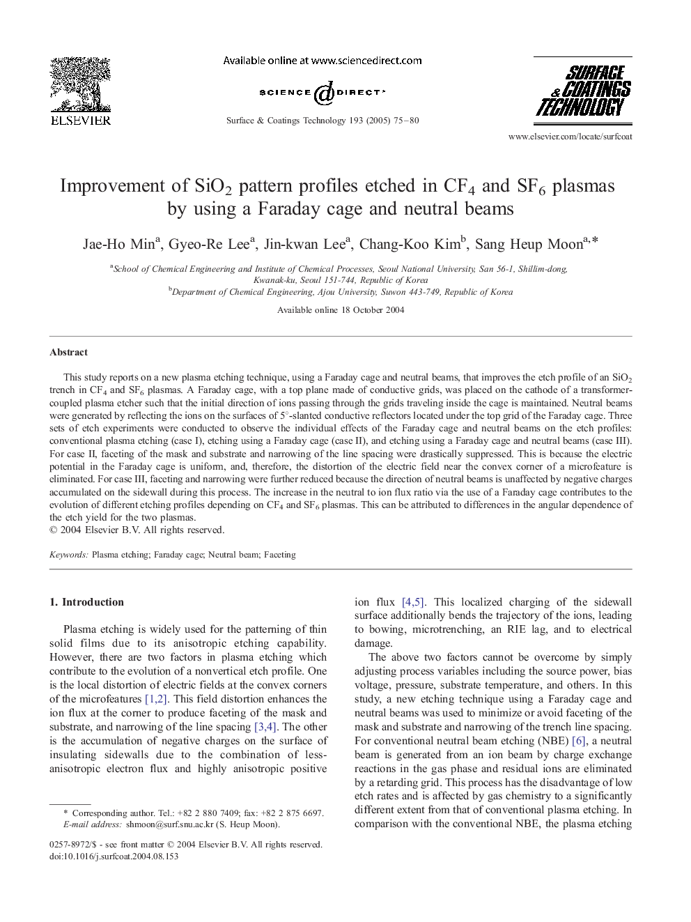 Improvement of SiO2 pattern profiles etched in CF4 and SF6 plasmas by using a Faraday cage and neutral beams