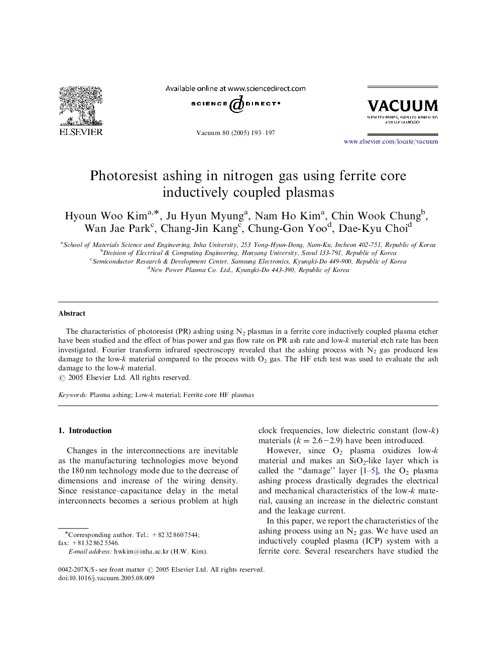 Photoresist ashing in nitrogen gas using ferrite core inductively coupled plasmas