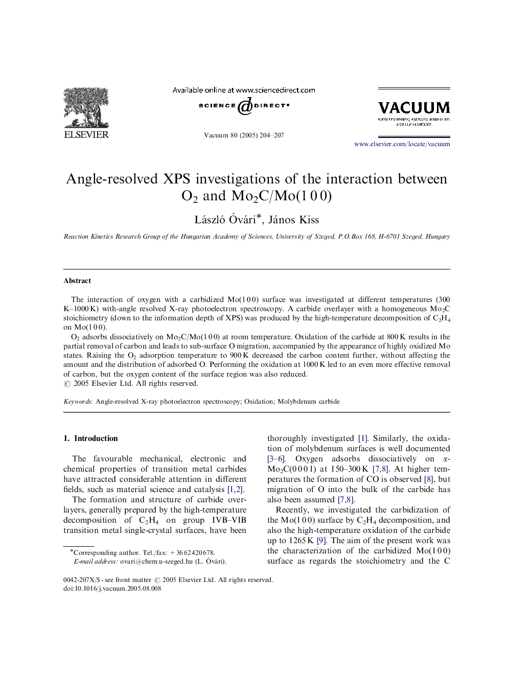 Angle-resolved XPS investigations of the interaction between O2 and Mo2C/Mo(1Â 0Â 0)