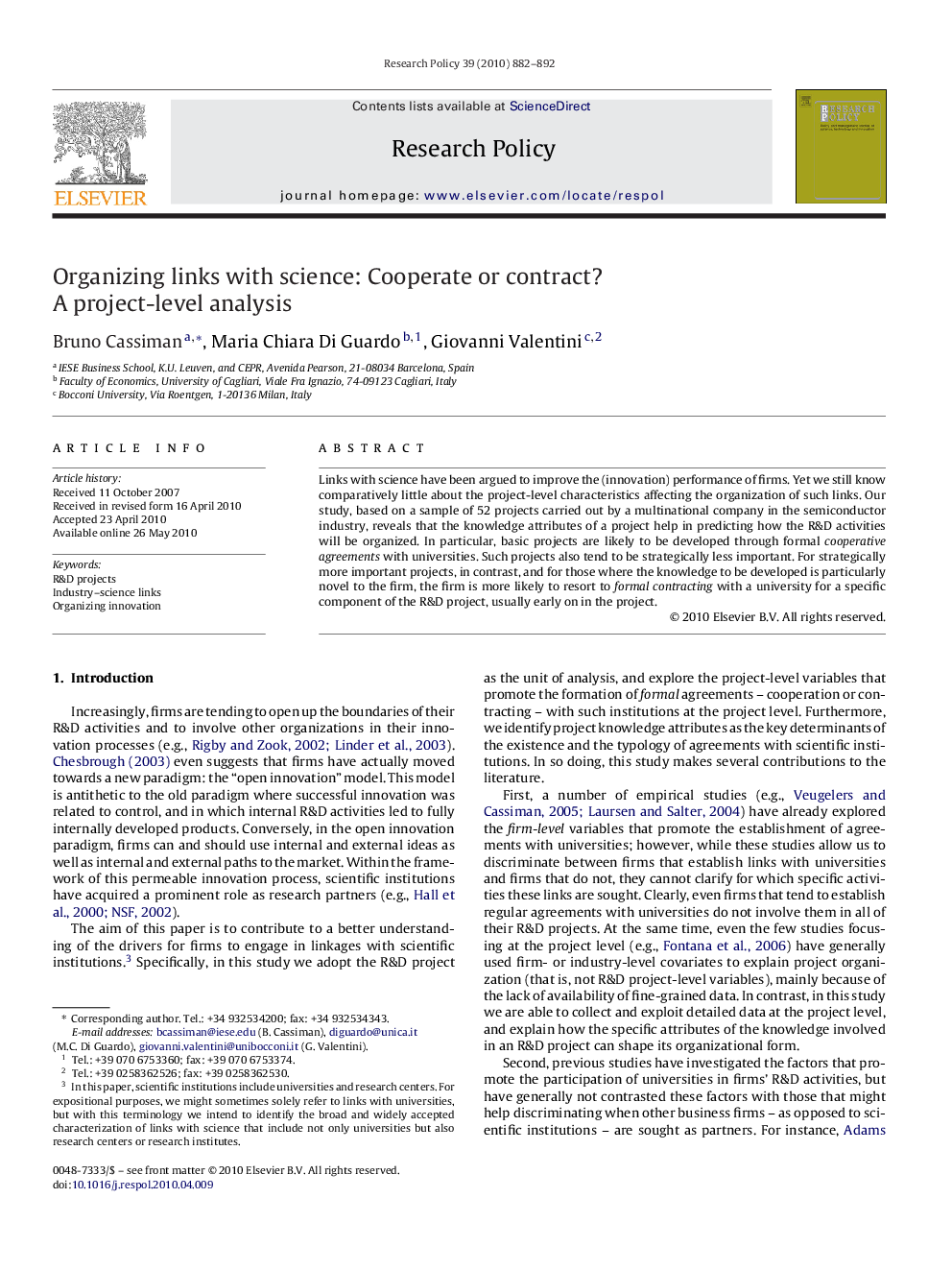 Organizing links with science: Cooperate or contract?: A project-level analysis