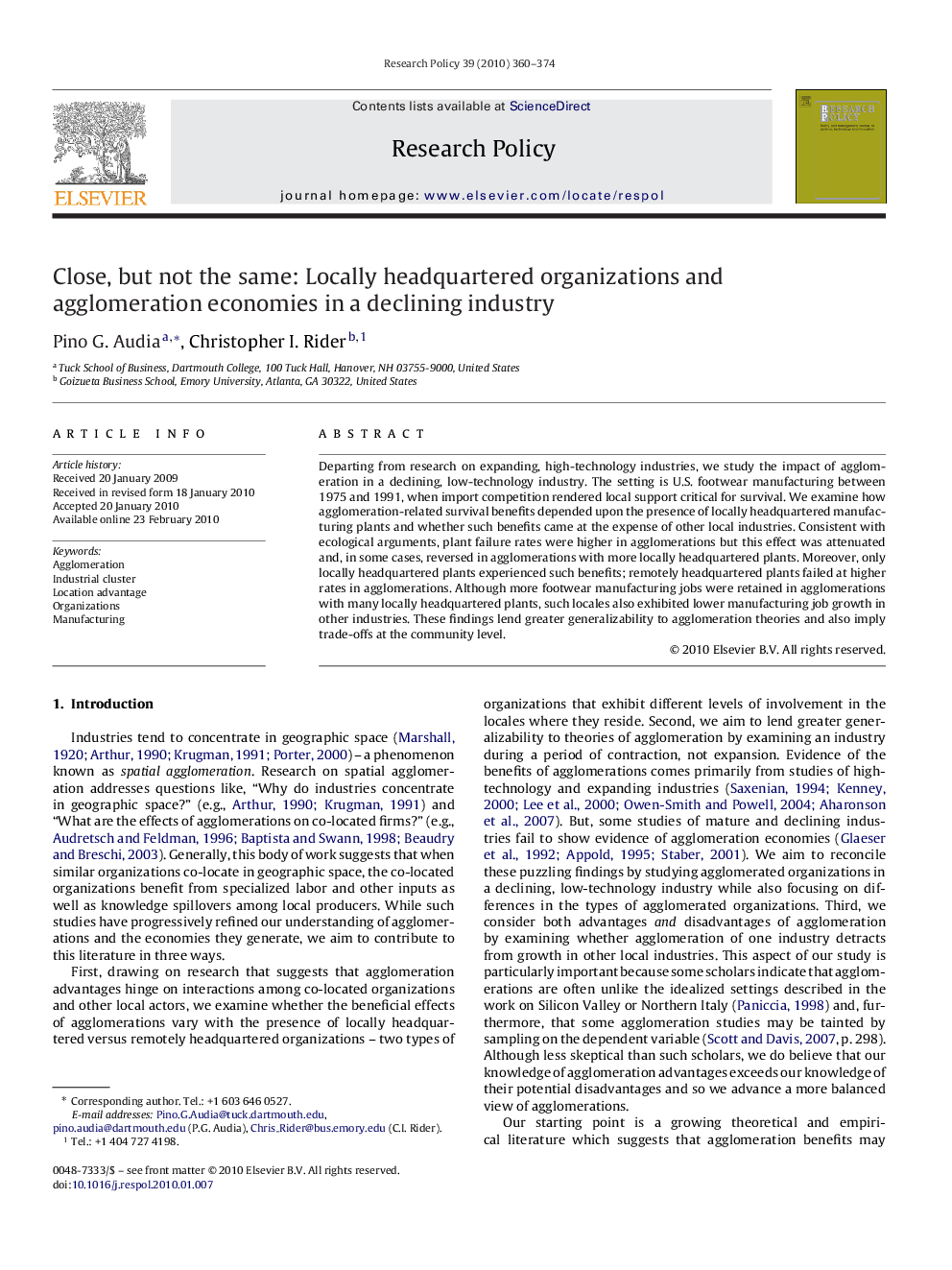 Close, but not the same: Locally headquartered organizations and agglomeration economies in a declining industry