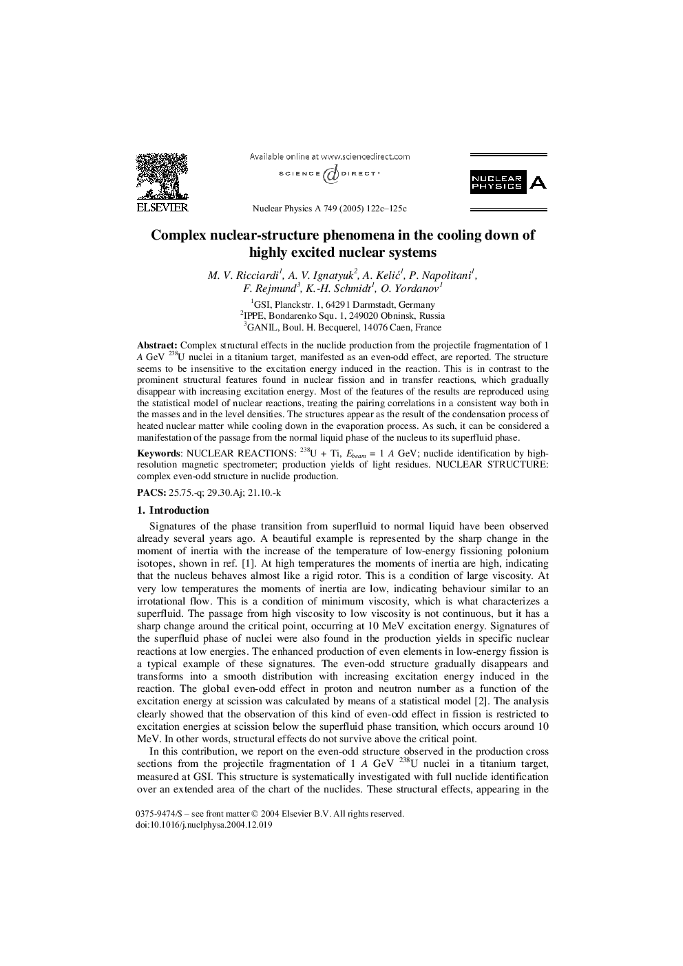 Complex nuclear-structure phenomena in the cooling down of highly excited nuclear systems