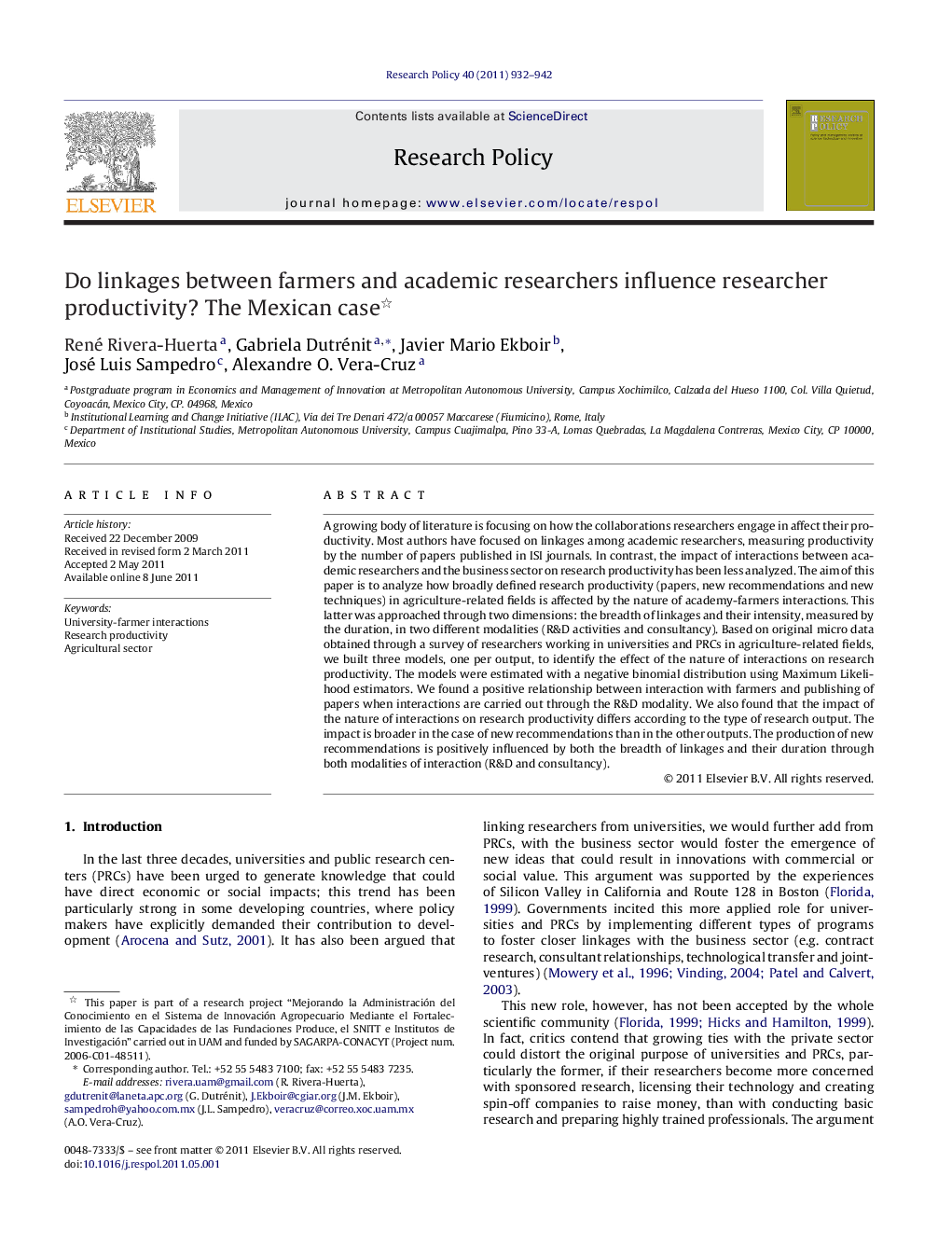 Do linkages between farmers and academic researchers influence researcher productivity? The Mexican case 