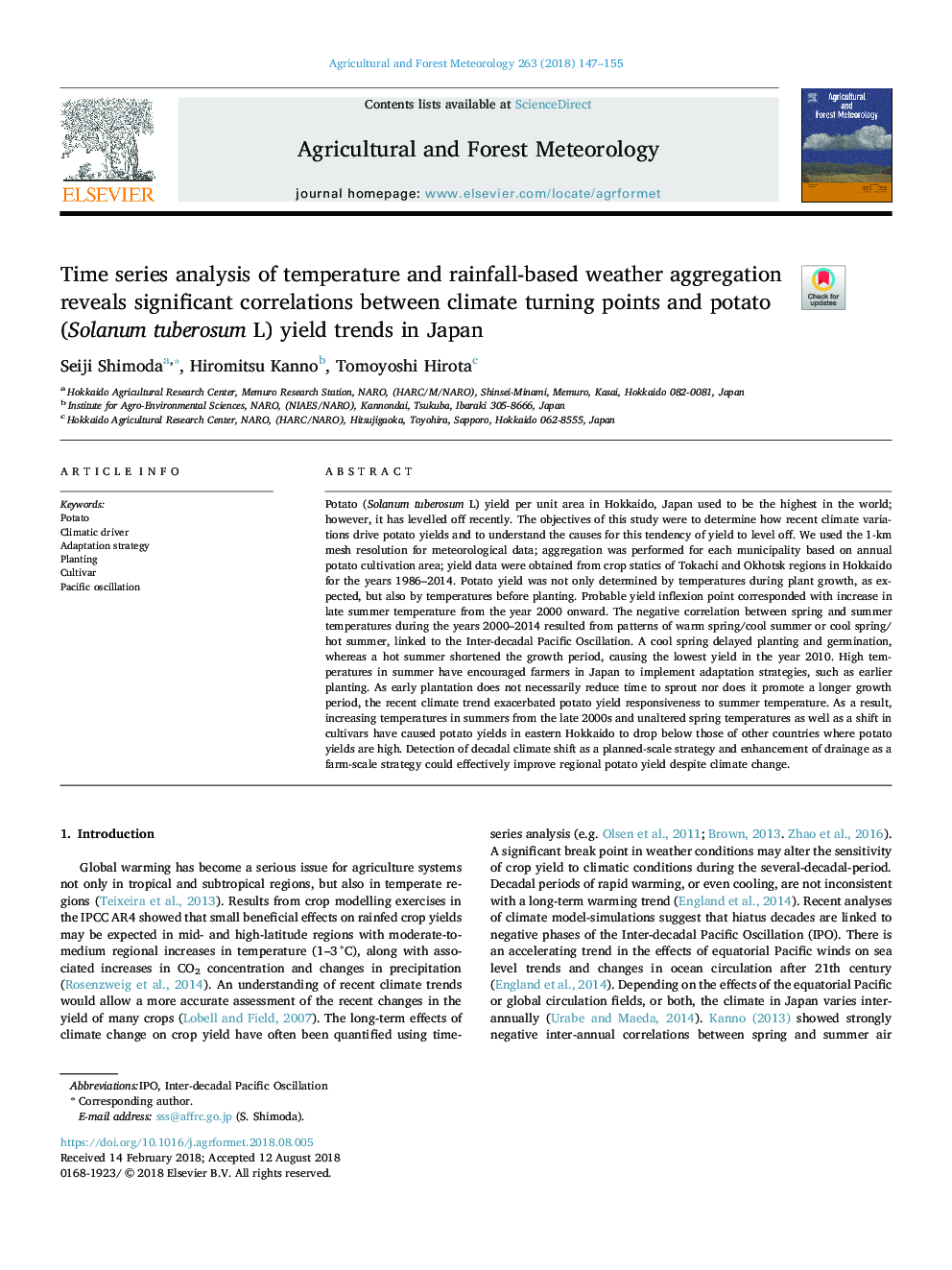 Time series analysis of temperature and rainfall-based weather aggregation reveals significant correlations between climate turning points and potato (Solanum tuberosum L) yield trends in Japan