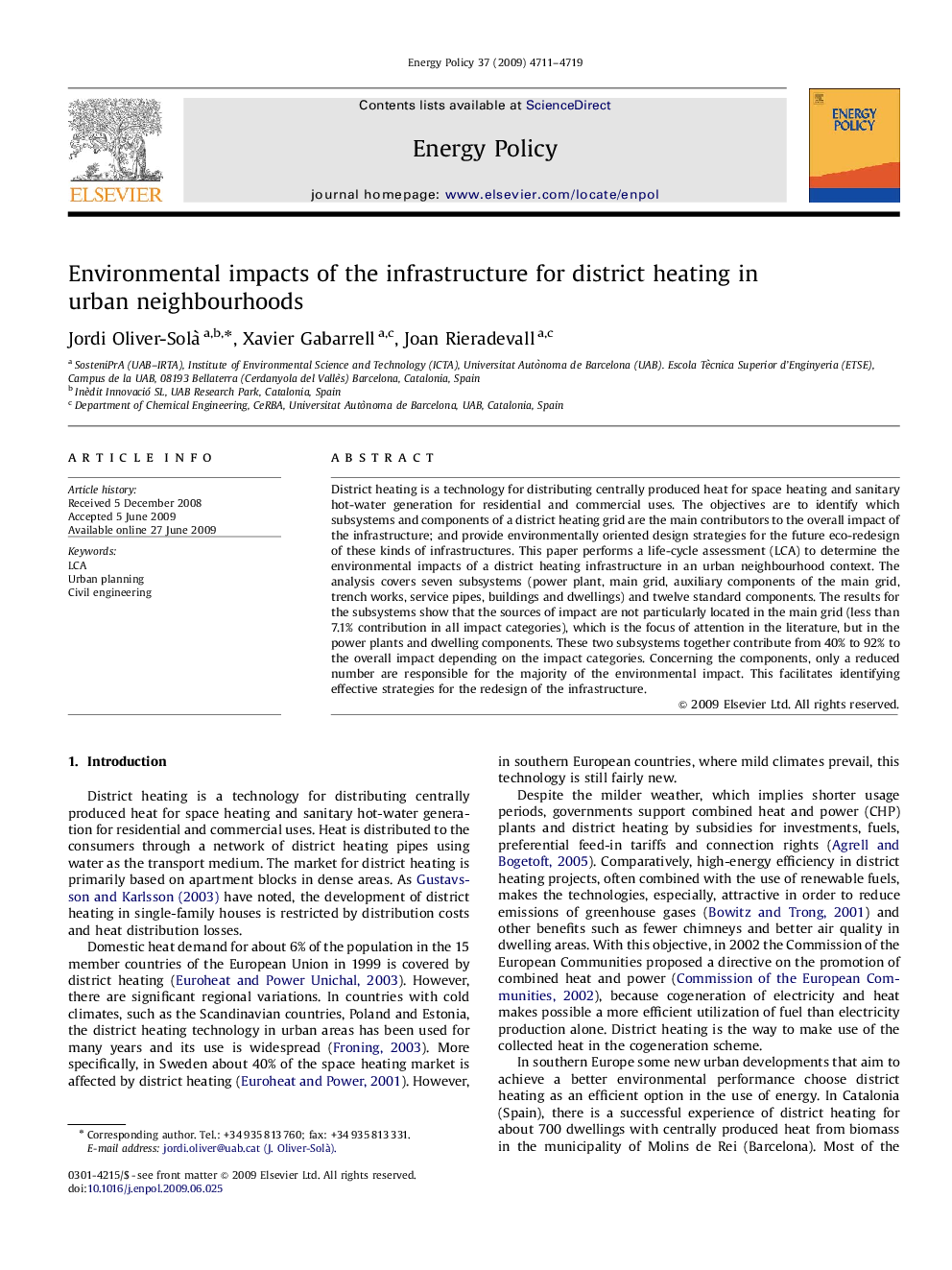 Environmental impacts of the infrastructure for district heating in urban neighbourhoods