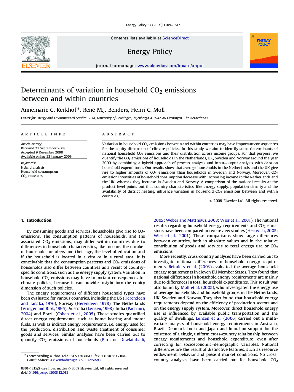 Determinants of variation in household CO2 emissions between and within countries