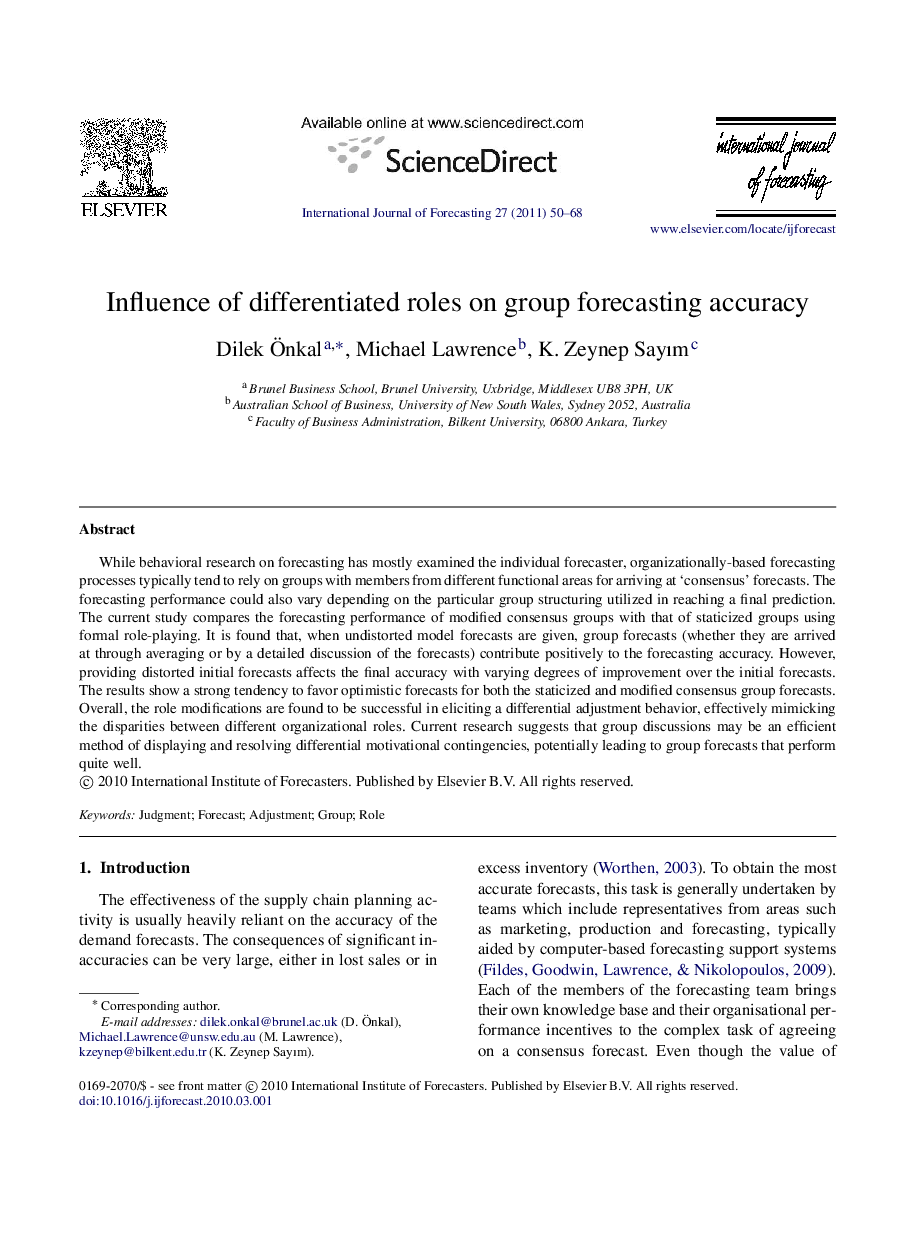 Influence of differentiated roles on group forecasting accuracy